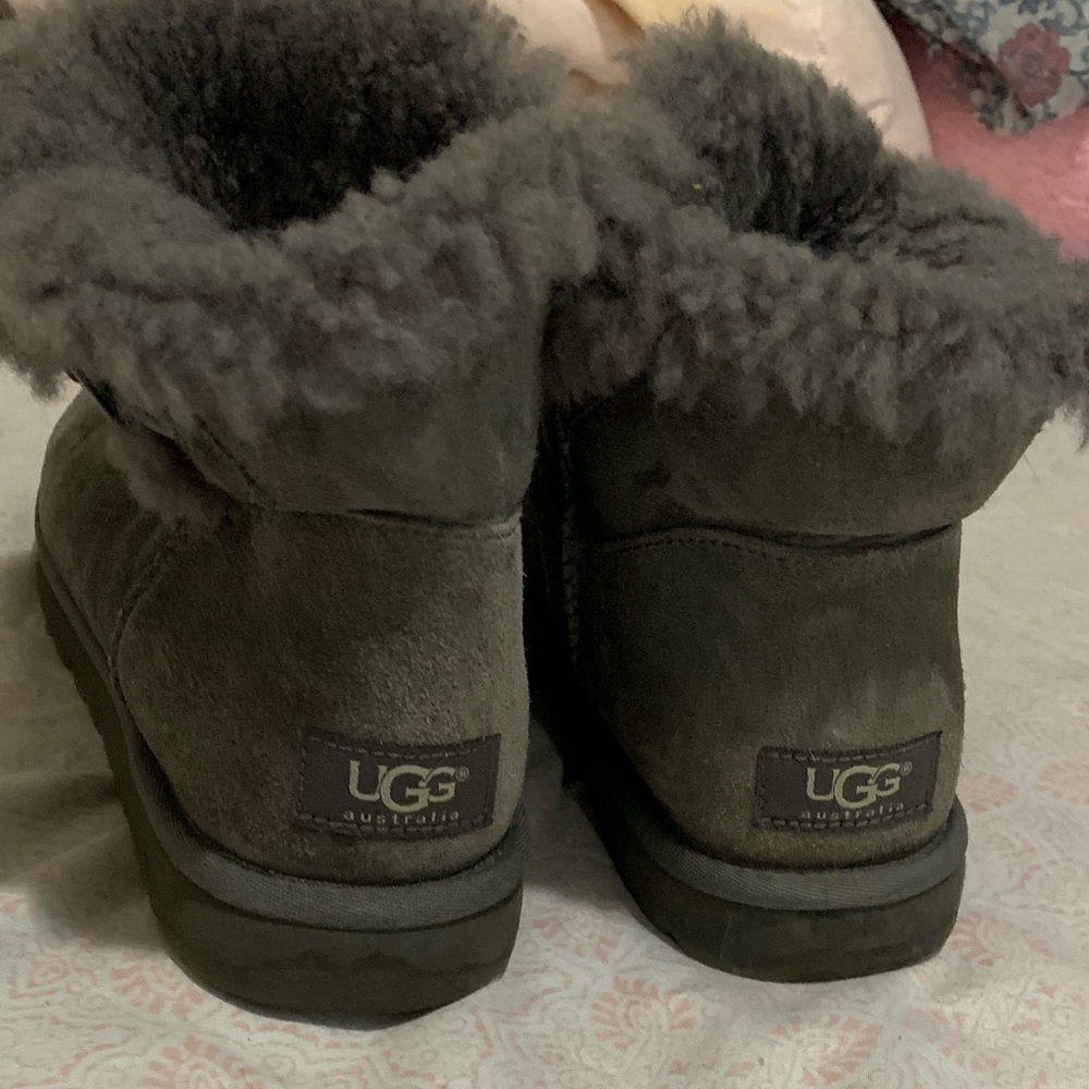 Mini Bailey Button Ugg - image 1